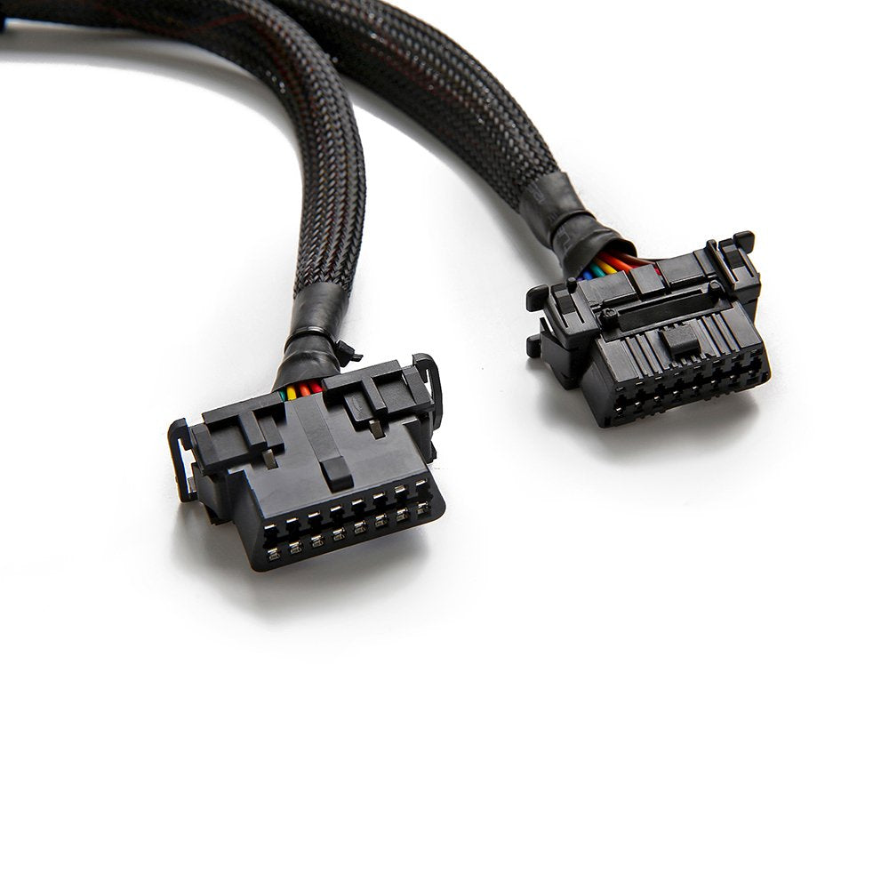 bbfly B6 OBD II extension with 1x male and 2x female ends for versatile setup