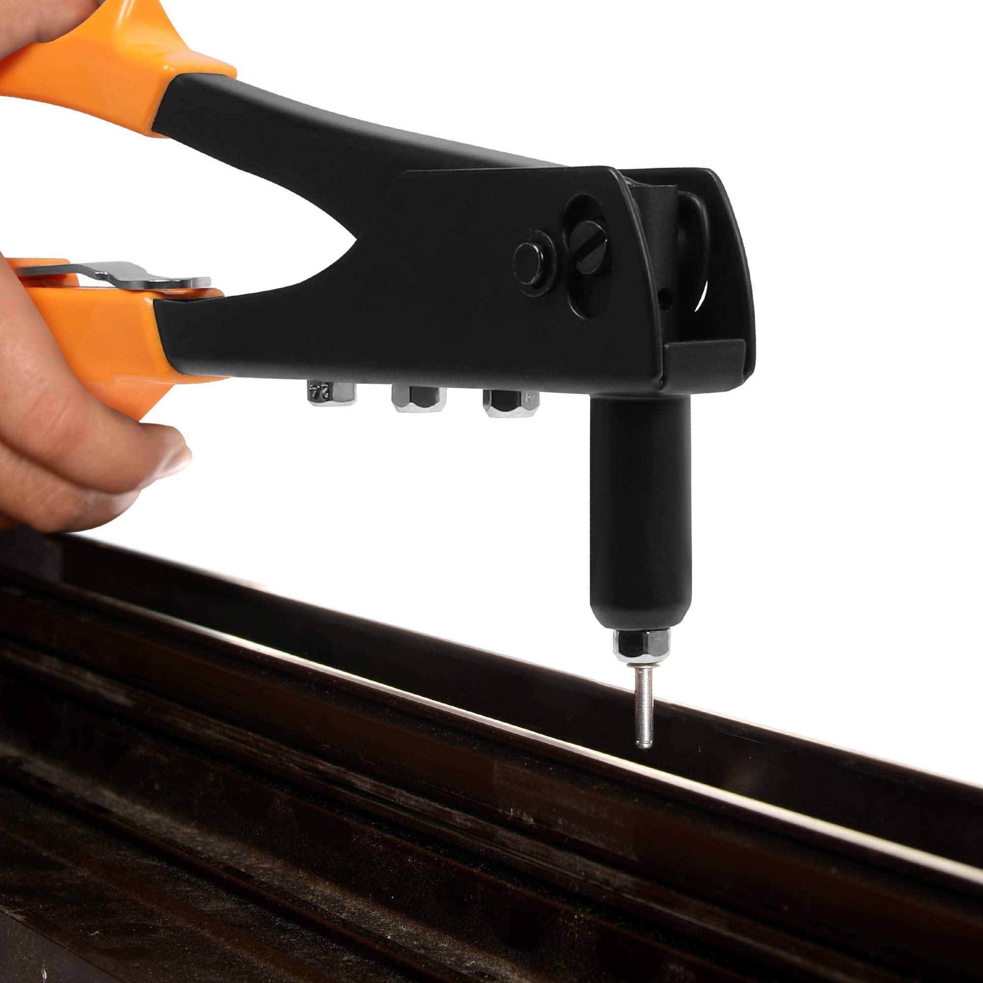 BEETRO four-size rivet heads for precise fastening