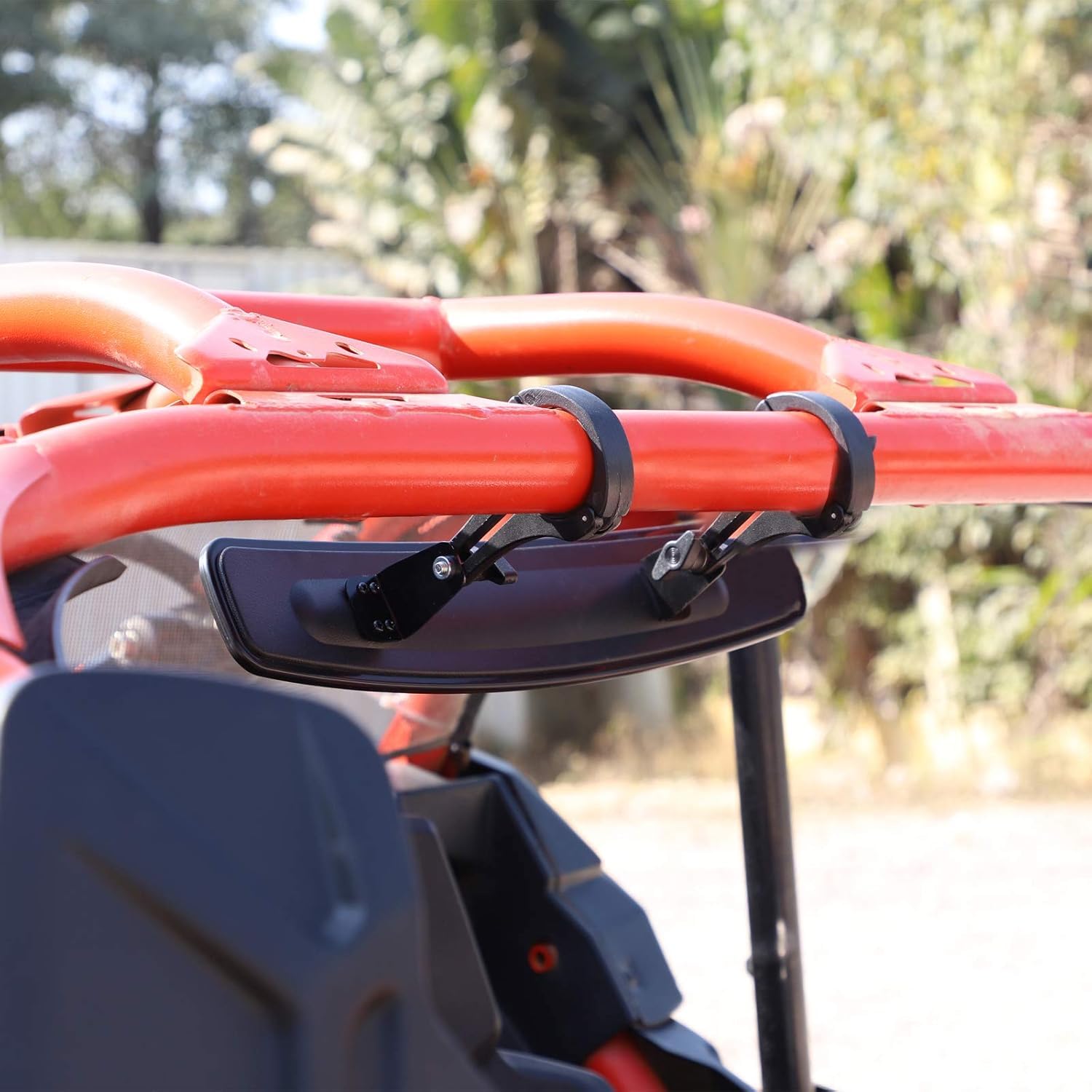 BETOOLL rugged construction stands up to weather and off-road use.