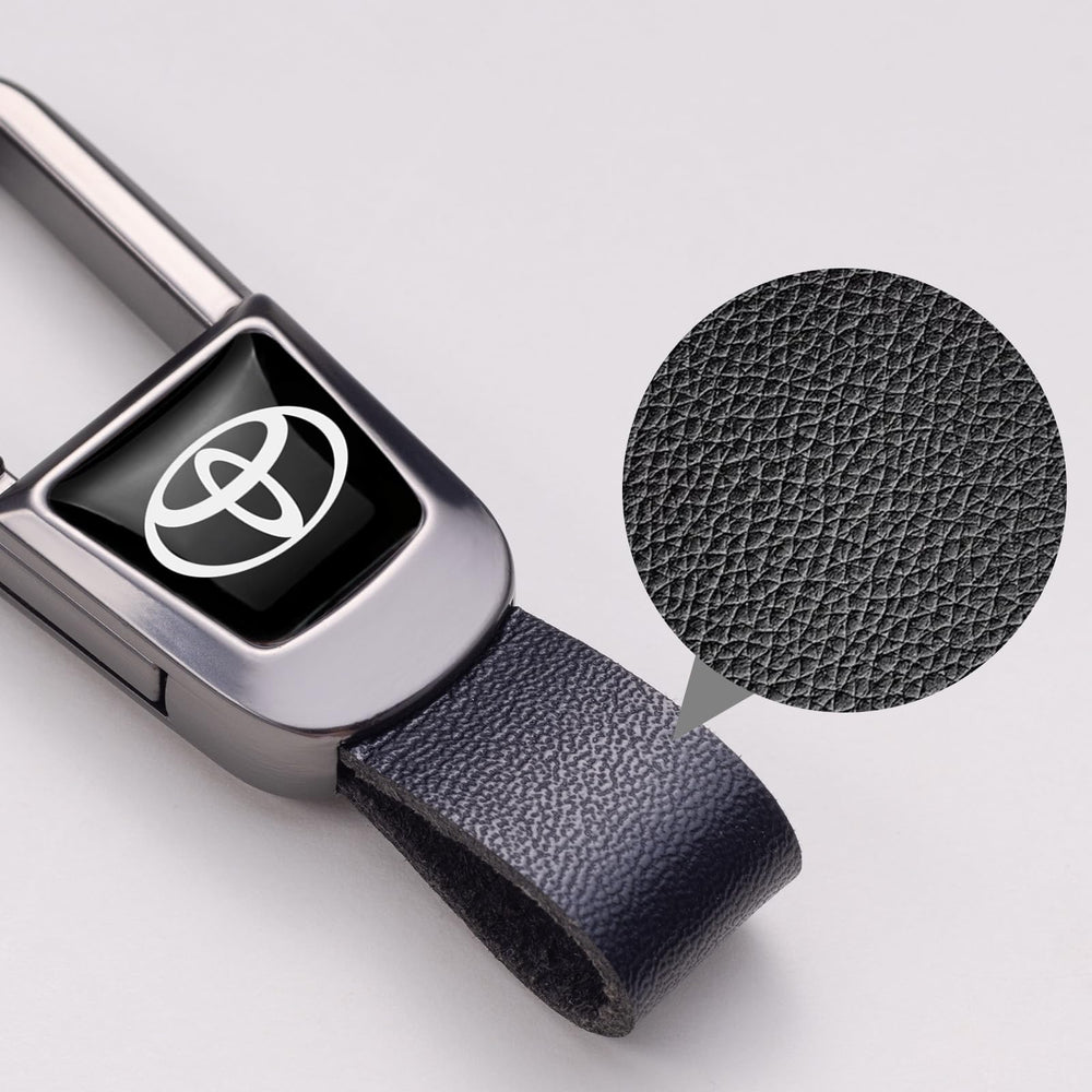 BFIVEANTE leather keychain for Toyota Highlander with soft braided leather look and strong clip