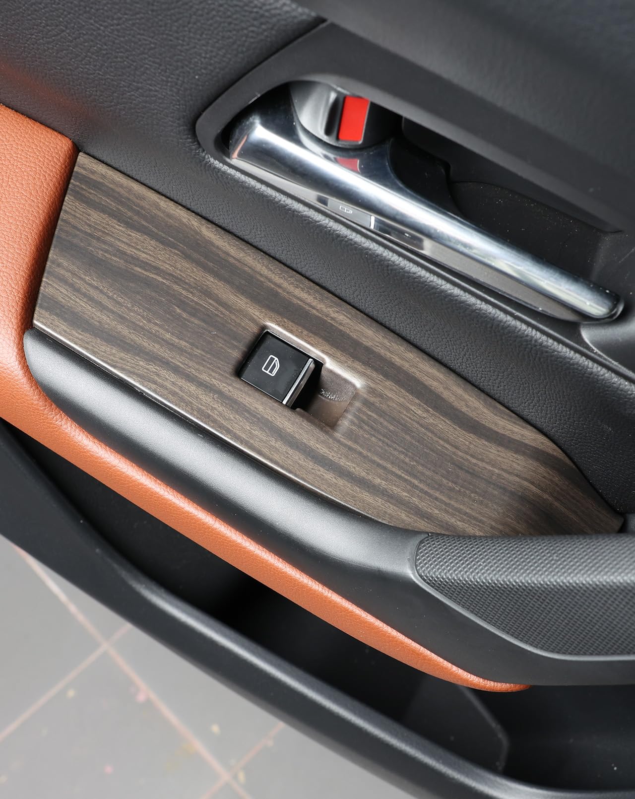 Birbenben CX-50 wood-grain finish detail complements cabin aesthetics