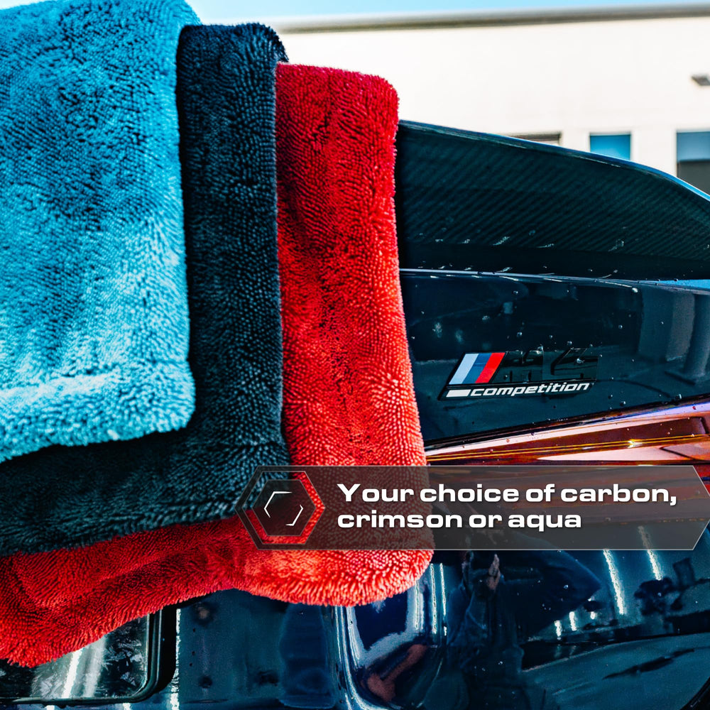 Blackline Aqua towel delivers efficient water removal for busy detailing sessions.