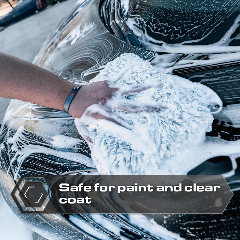 Blackline wash mitt compatible with bucket, car shampoo, or foam cannon
