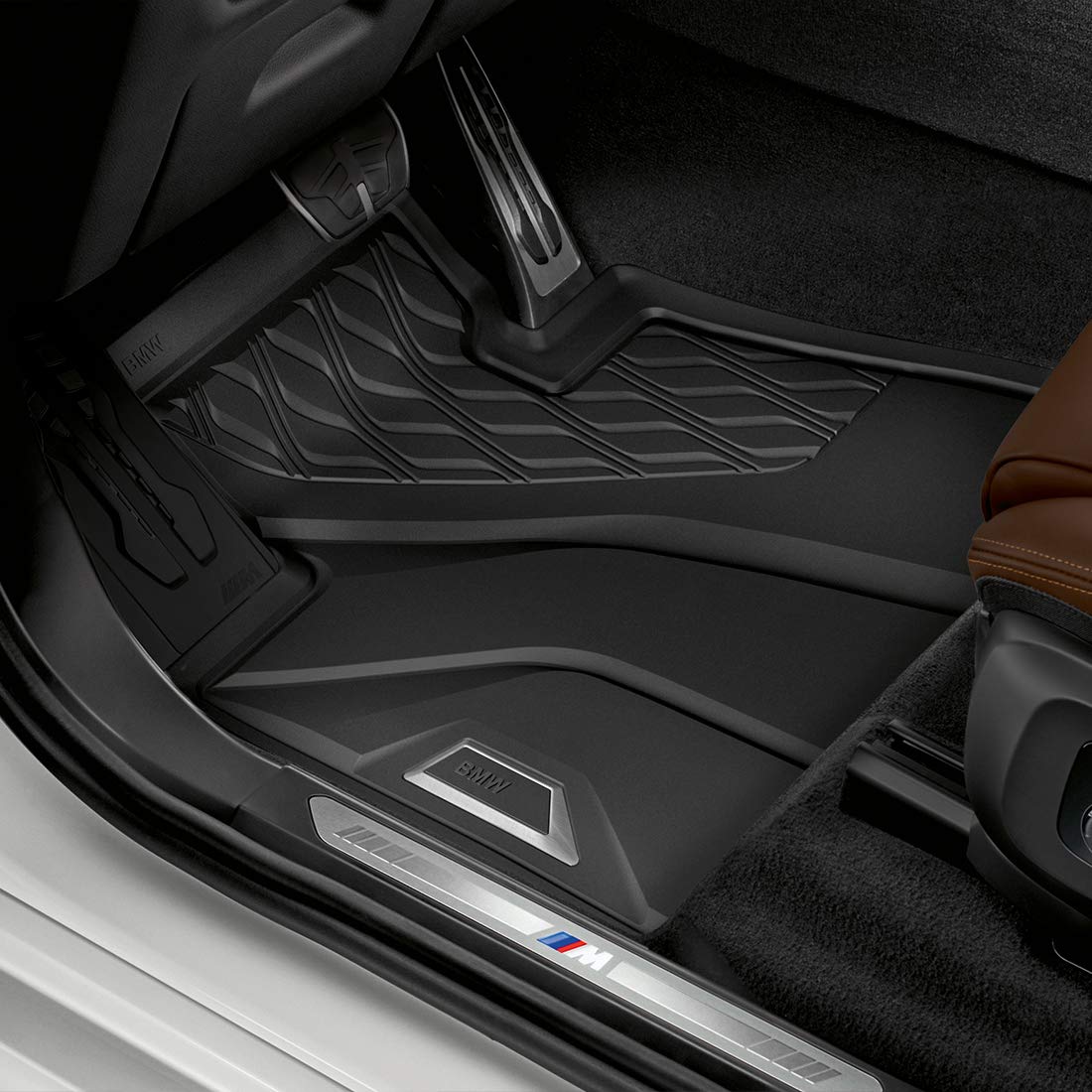 BMW all-weather floor mats for G05 X5 and G07 X7 protect footwell from dirt and moisture