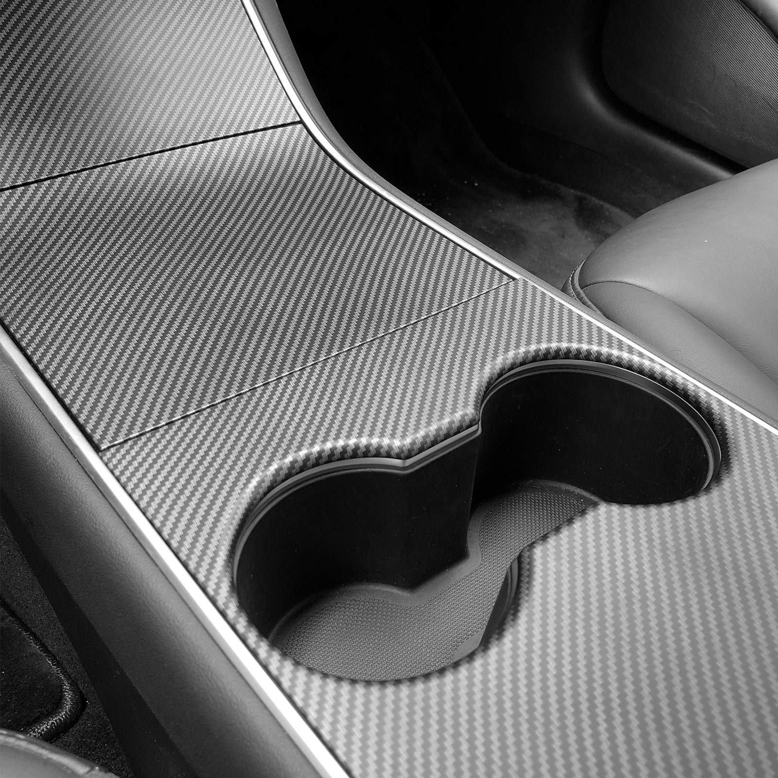 BMZX carbon fiber texture adds sport and luxury to the cabin
