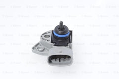 Bosch fuel pressure sensor 0261230110 installed in Volvo S80 for stable engine management.