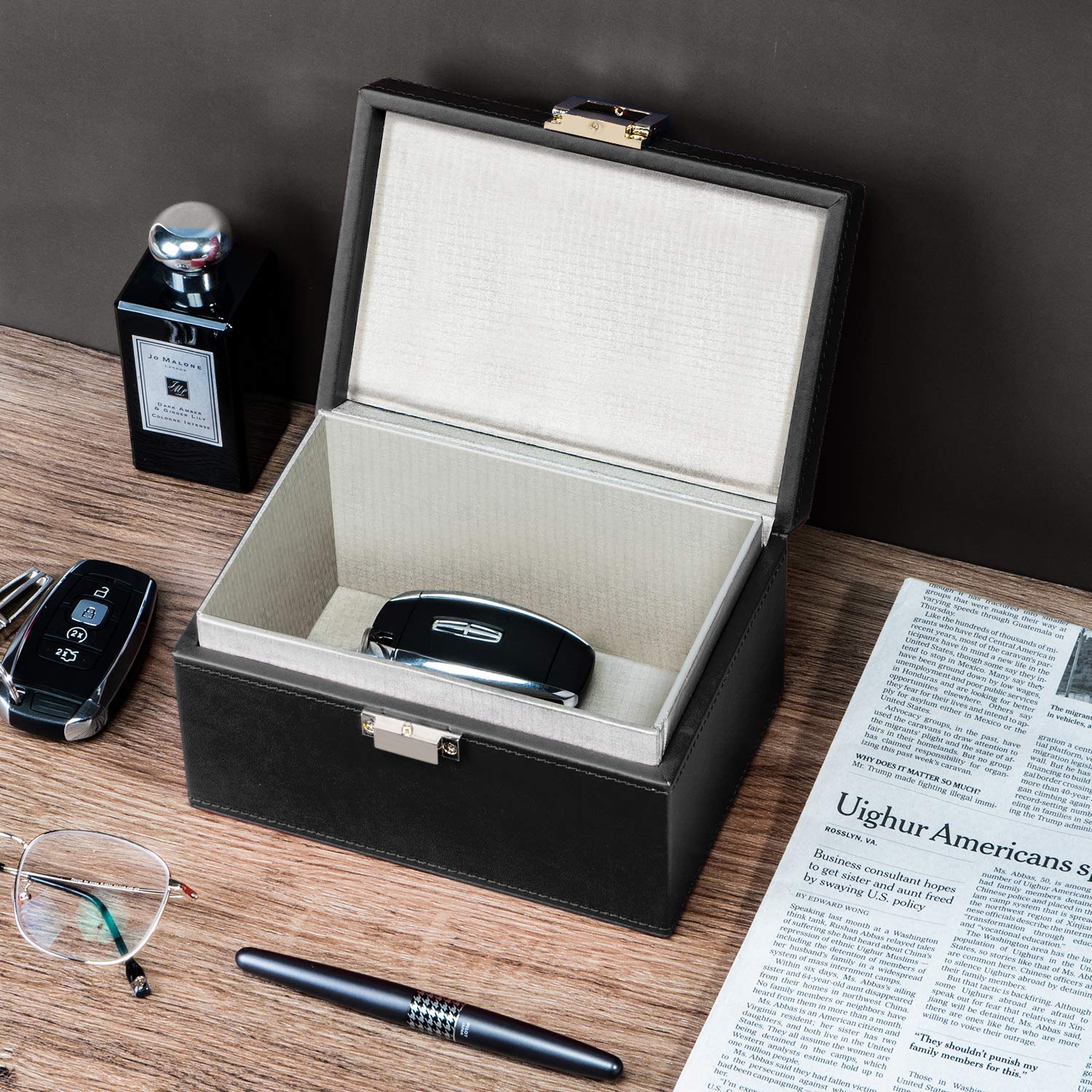 Briidea Faraday Box compact dimensions suitable for desk or dresser
