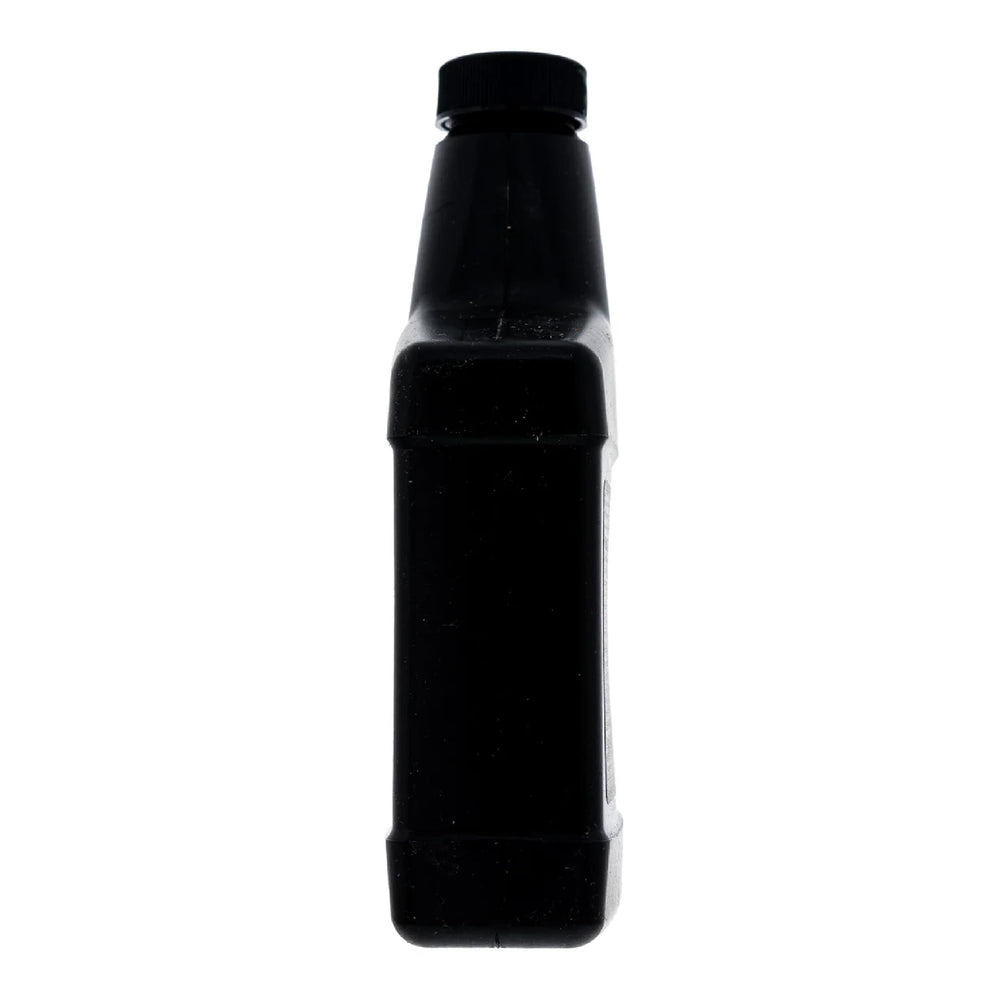 Pour action of BRP Ski-Doo XPS 12oz chaincase oil
