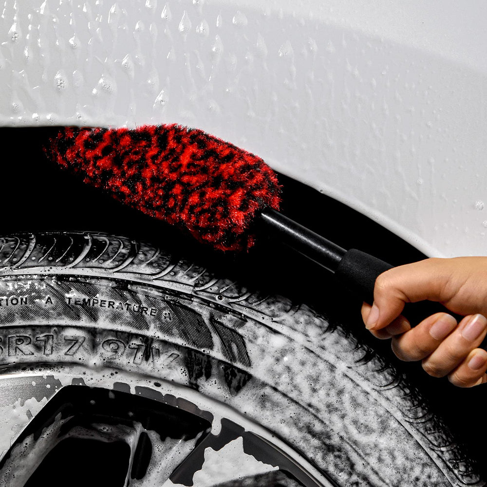 Bzczh demonstrates brake dust removal on rims.