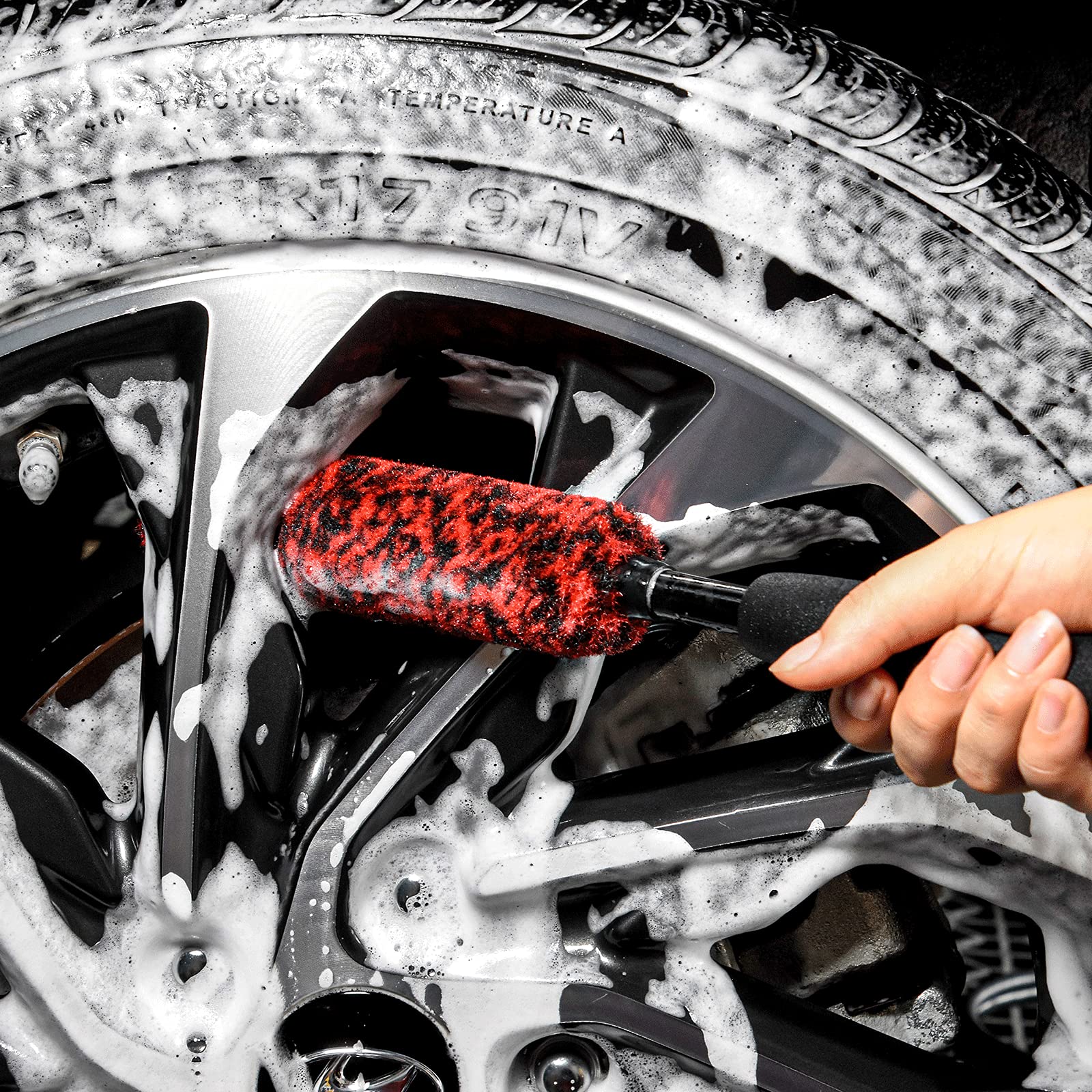 Bzczh three-size wheel brush set handles many rim sizes.
