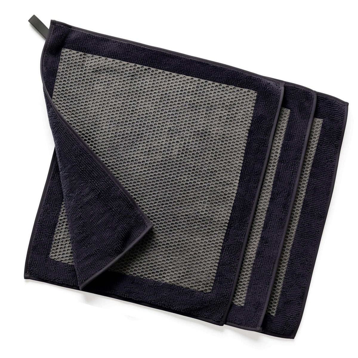 CACHIL clay towel with mesh surface for safe paint and glass decontamination.