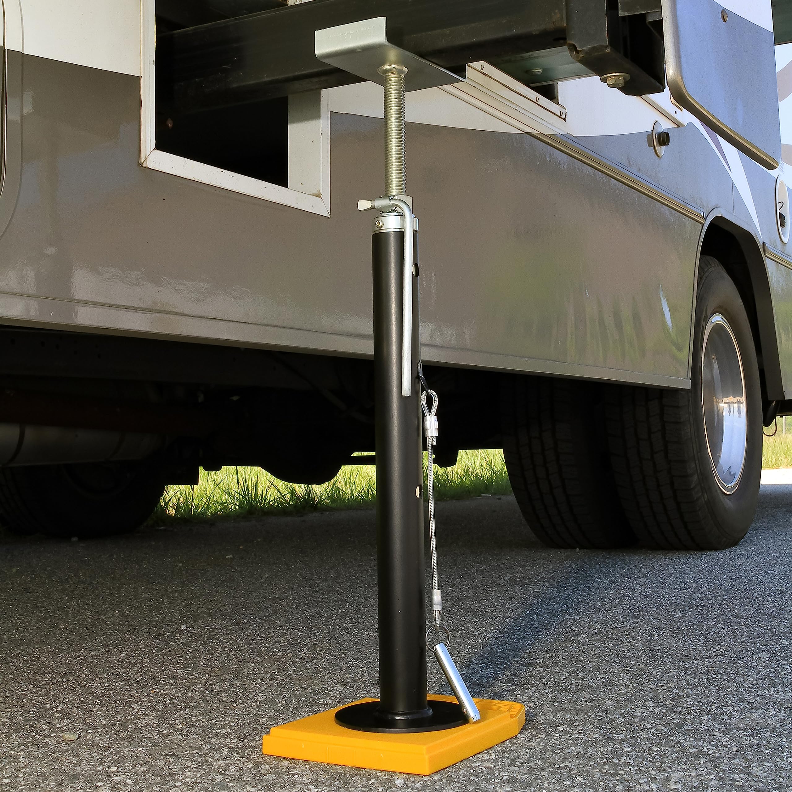 Camco Eaz-Lift height-adjustment pin enables easy 19-47 inch height changes.