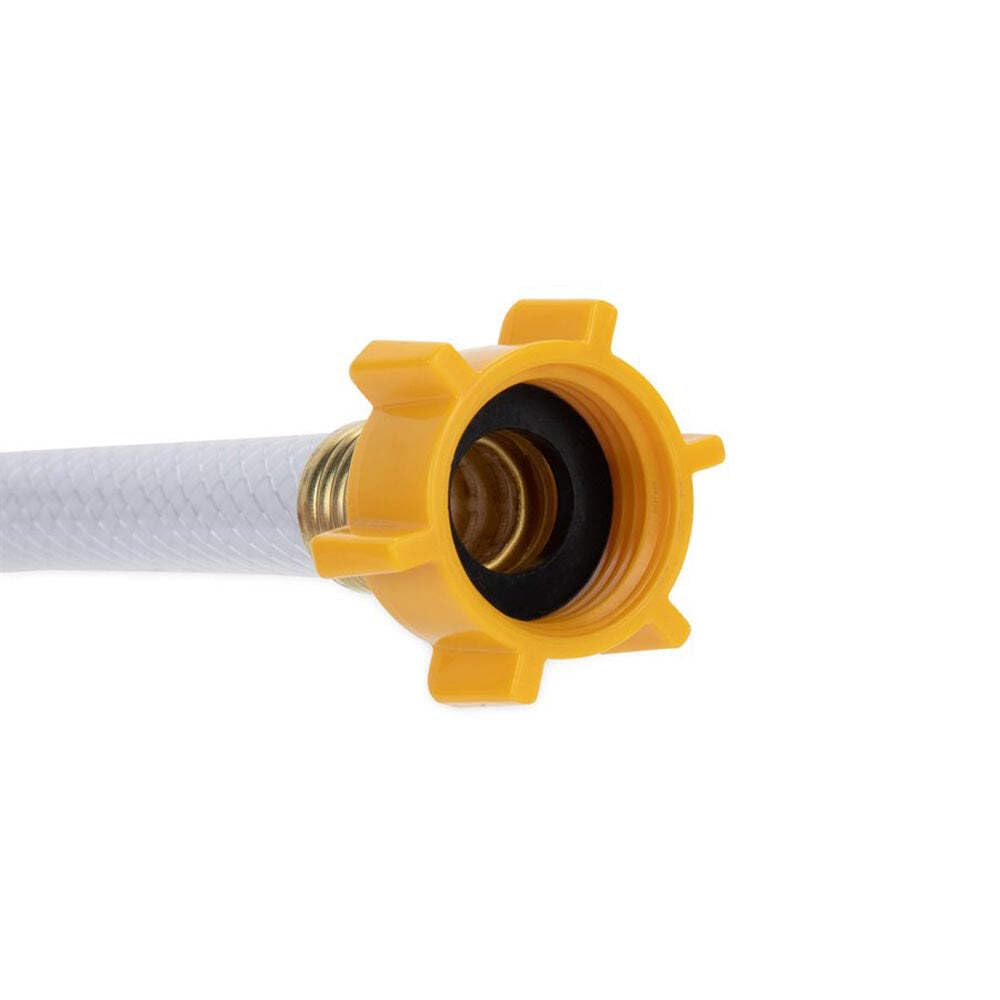 Camco TastePURE reinforcement highlights kink-resistant PVC construction.