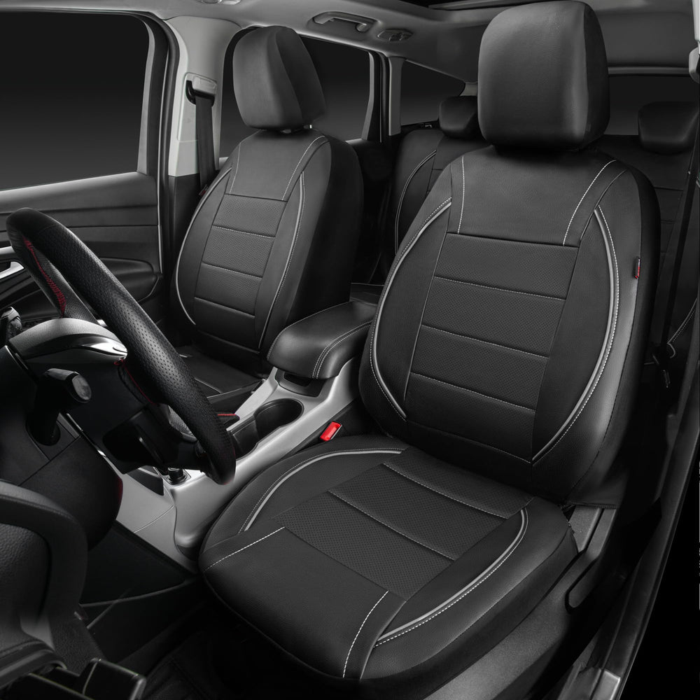 CAR PASS breathable leather enhances comfort across all seasons during drives.
