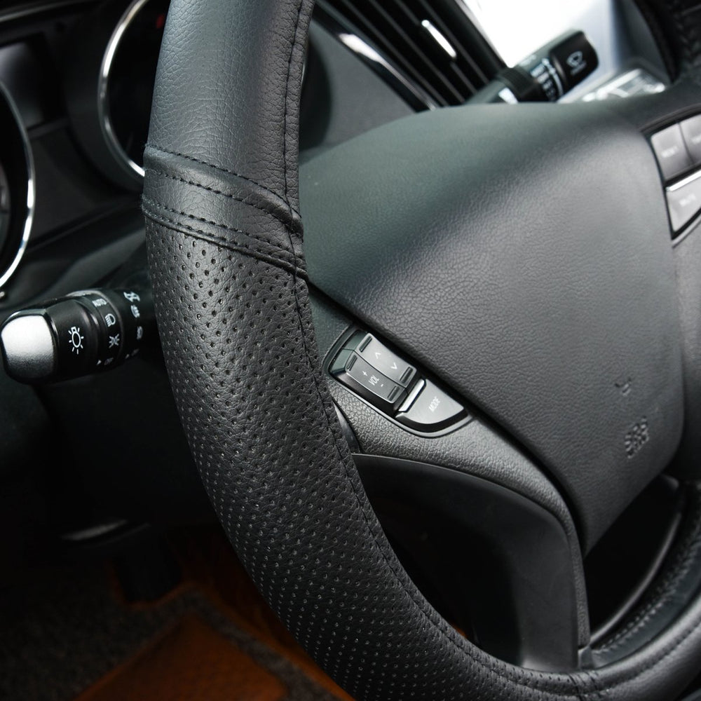 CAR PASS breathable design keeps hands cool during long drives.