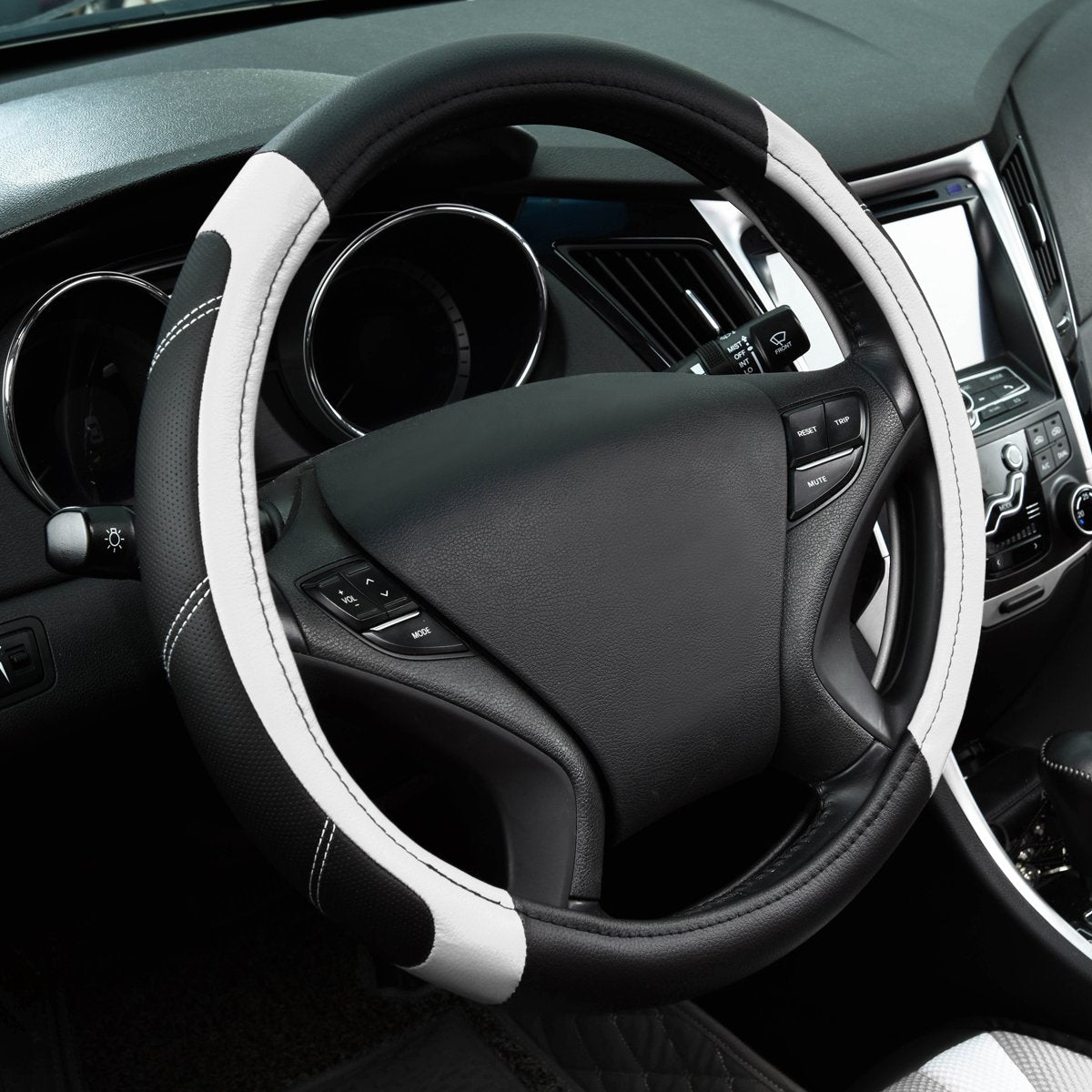 CAR PASS Line Rider microfiber steering cover on a 14.5-15 inch wheel with universal fit and protection