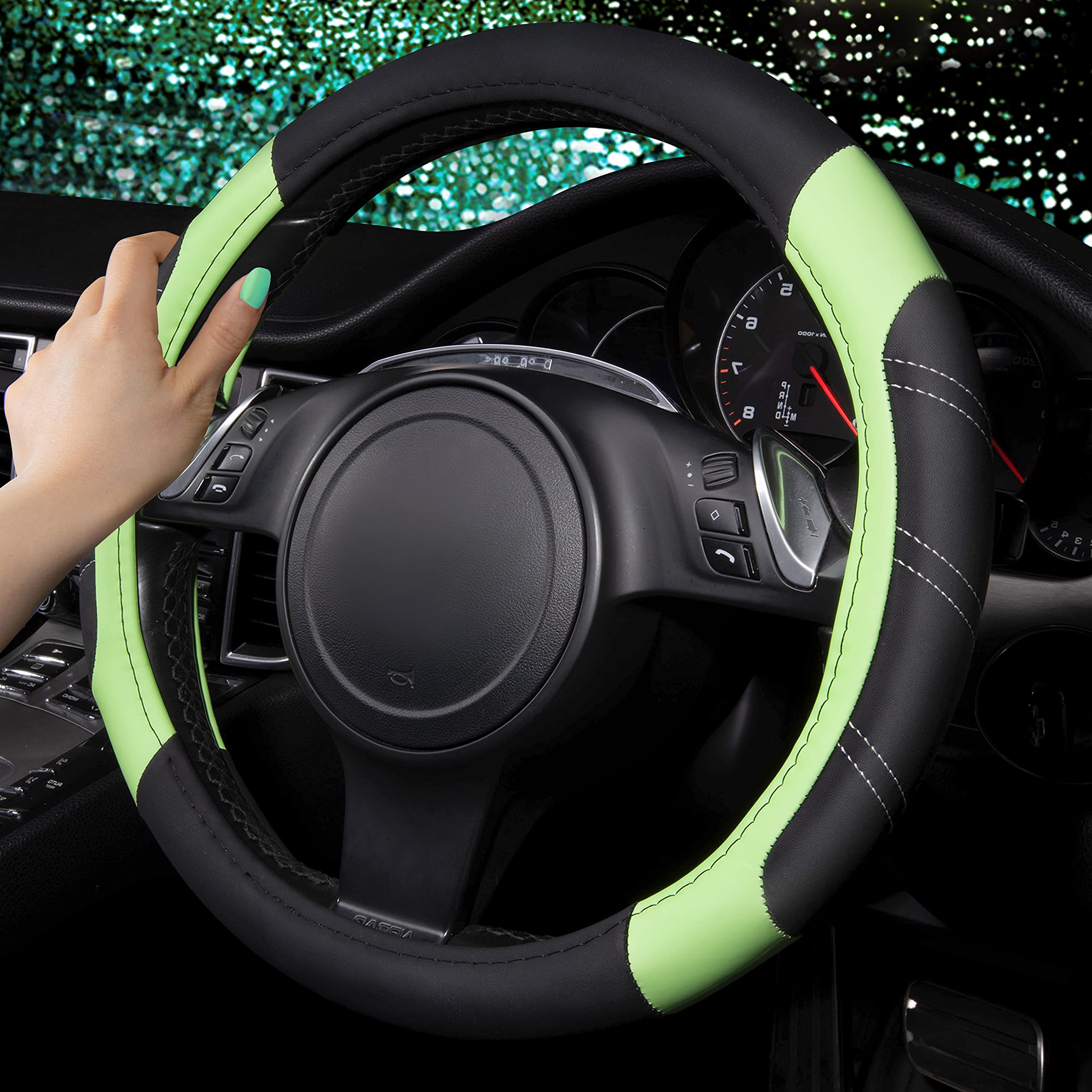 CAR PASS Line Rider anti-slip inner-ring keeps steering cover in place.