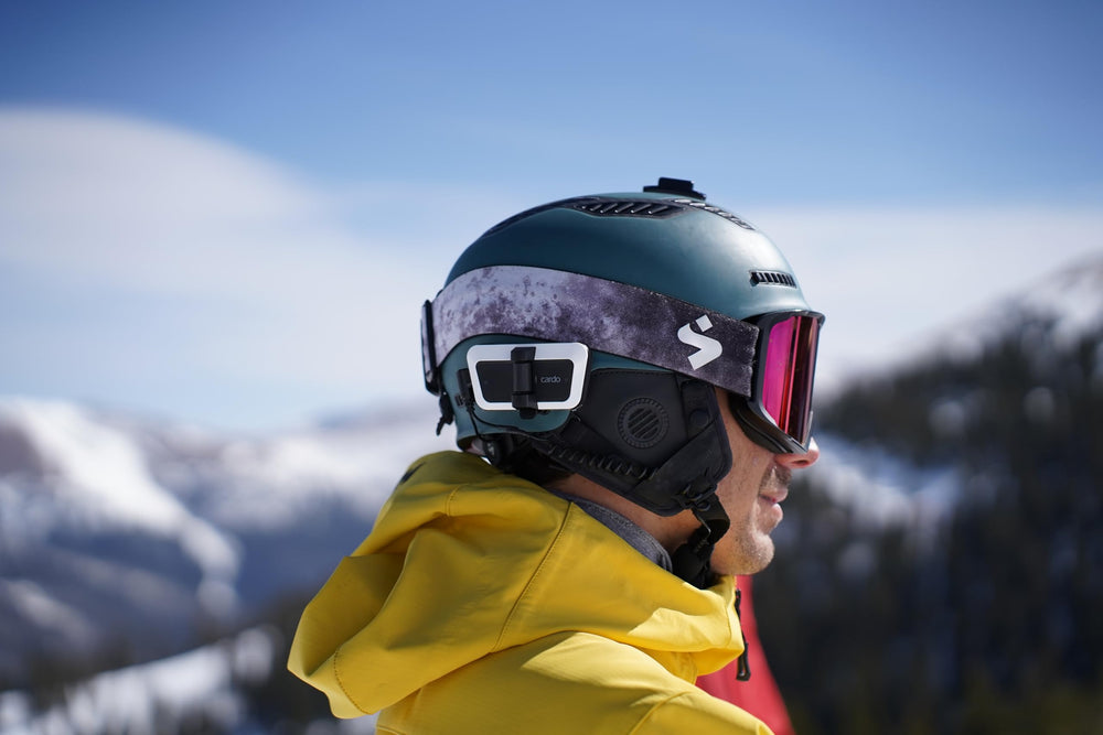 Cardo Packtalk Outdoor fast charging provides extra play time after a brief charge.