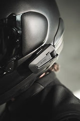 Cardo PACKTALK PRO air mount keeps the device secure.