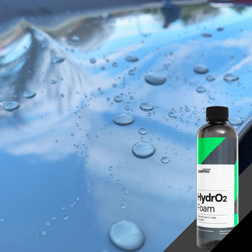 CARPRO HydrO2 foam lather highlights rich suds for safe washing.