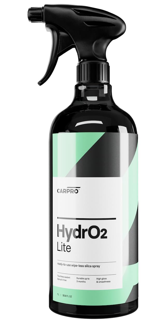 CARPRO HydrO2 Lite bottle front view, ready-to-use exterior protection.