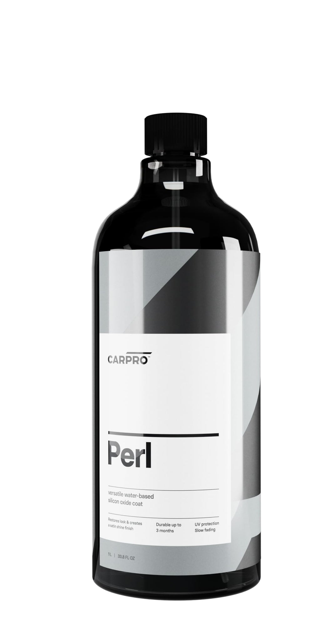 CARPRO PERL bottle pour demonstrating easy dilution and even coverage.
