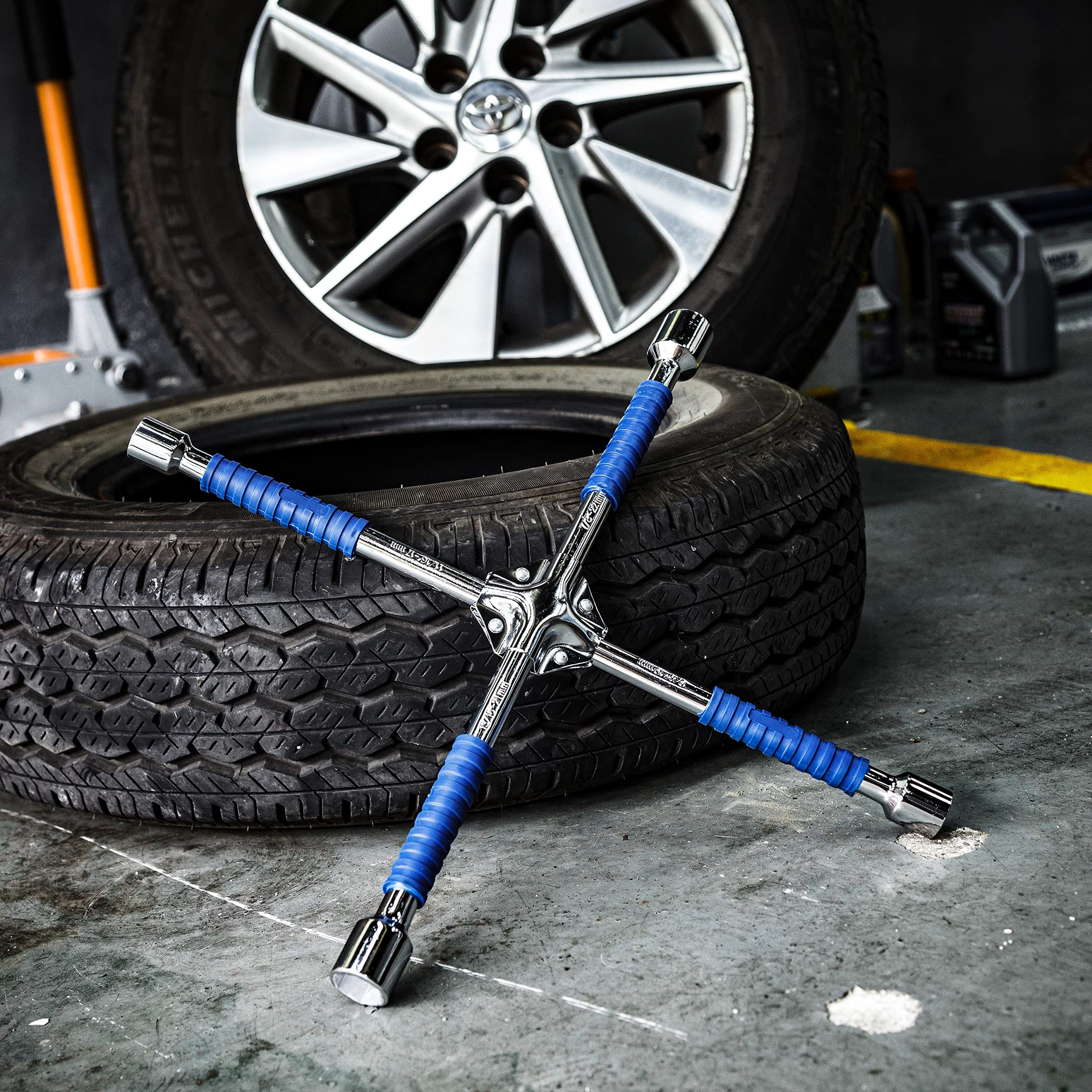 CARTMAN professional-grade lug wrench suitable for cars, trucks, SUVs and vans