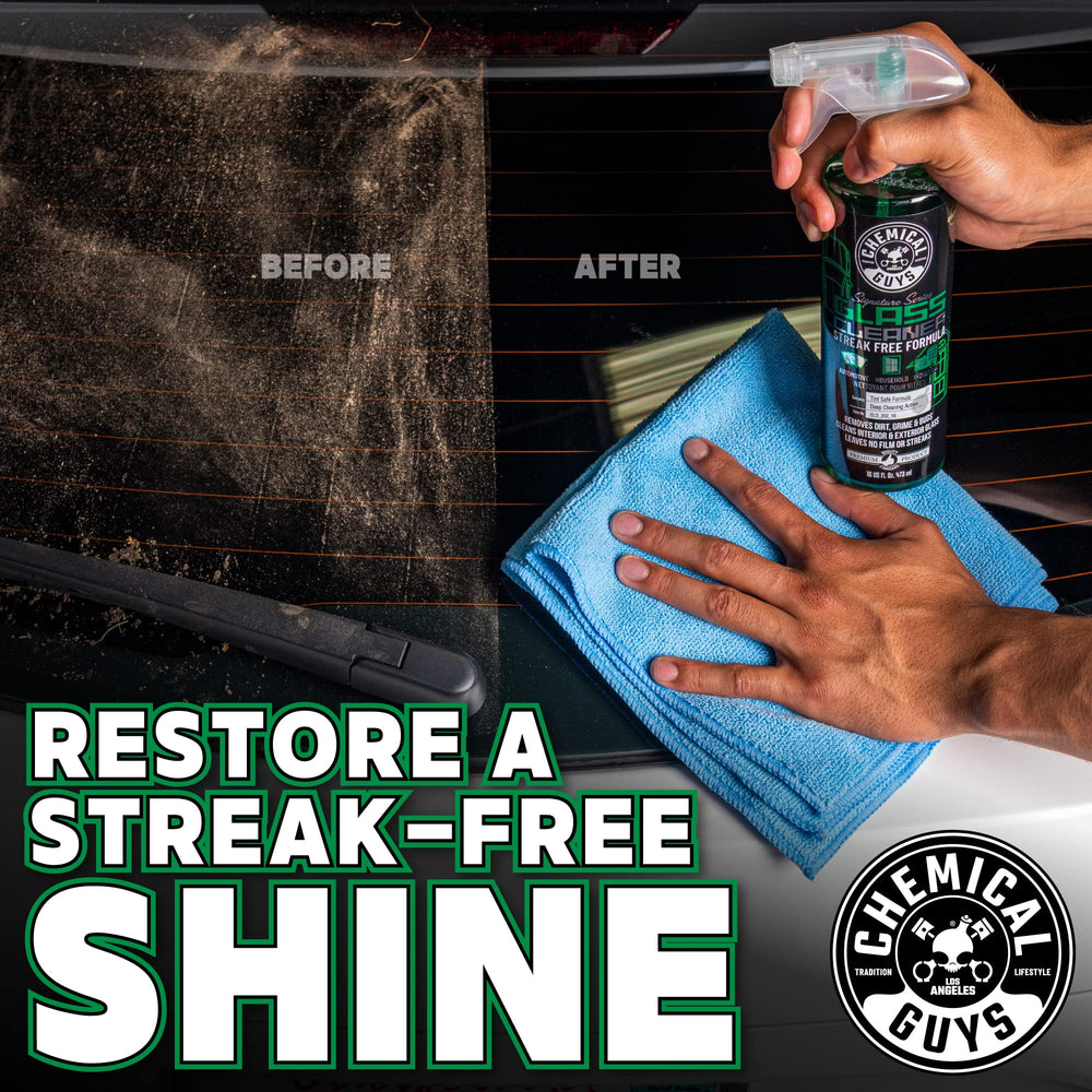 Microfiber wash mitt designed for gentle dirt lifting without scratching surfaces.