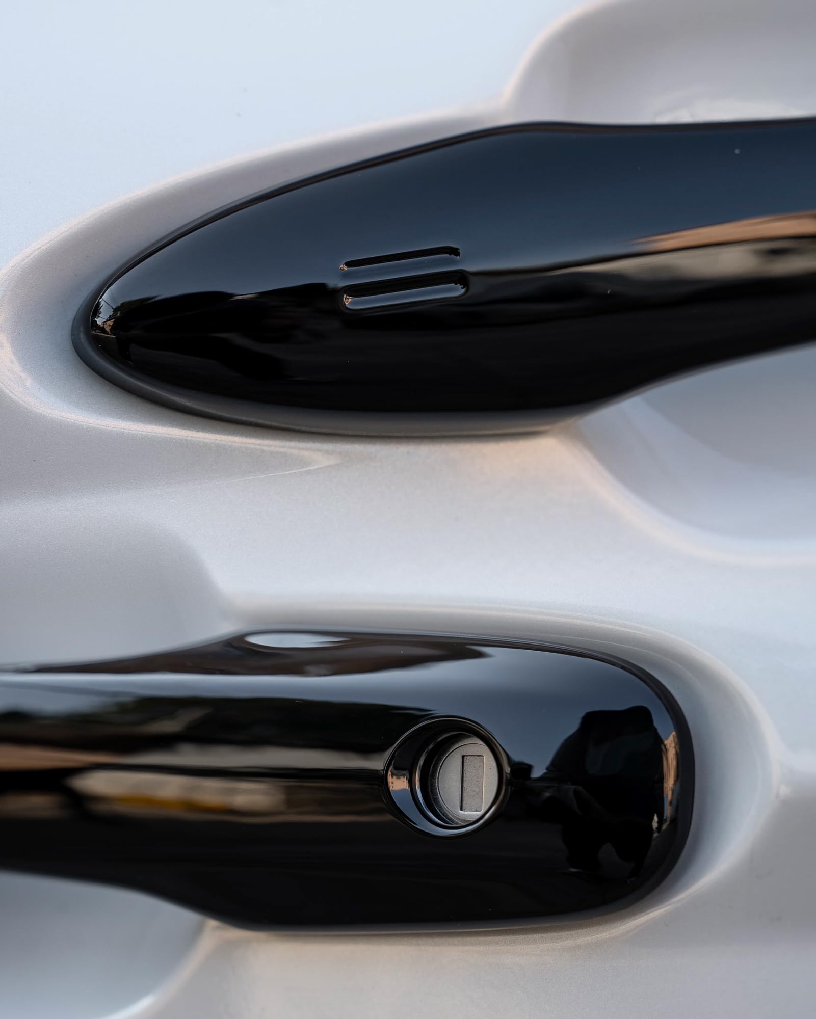 CKE door handle cover for Avalon provides a premium appearance without adhesive.