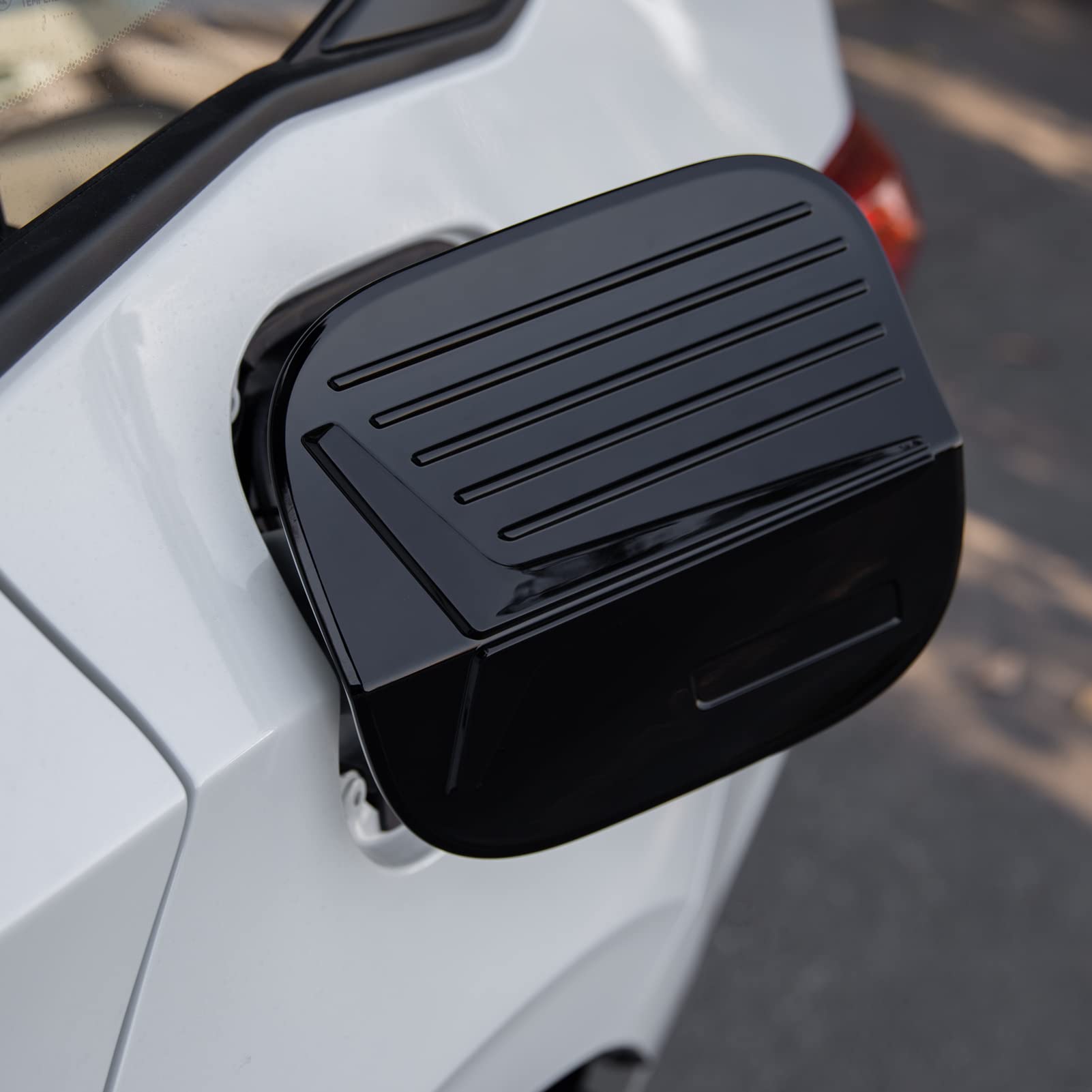 CKE exterior trim creates smooth lines on the Civic.