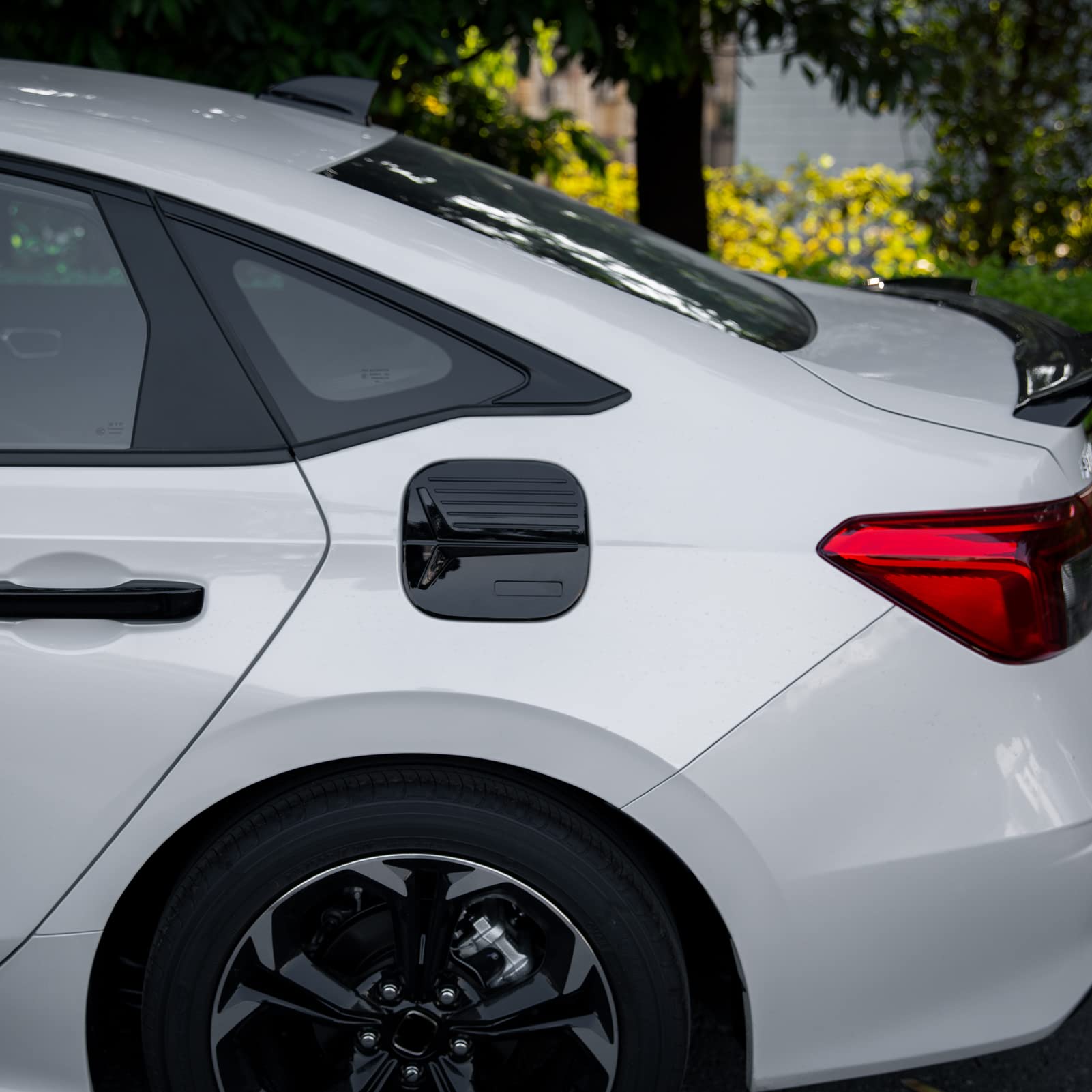 CKE oil cap trim keeps the cap area looking sharp on Honda Civic.