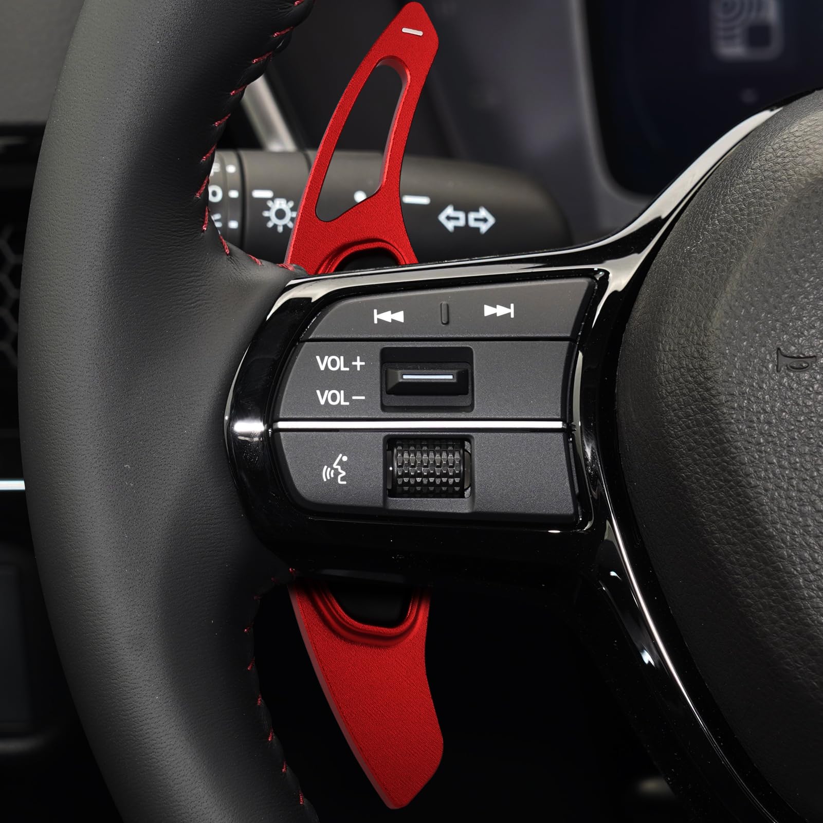 CKE red cover installed on Civic enhances grip during shifting