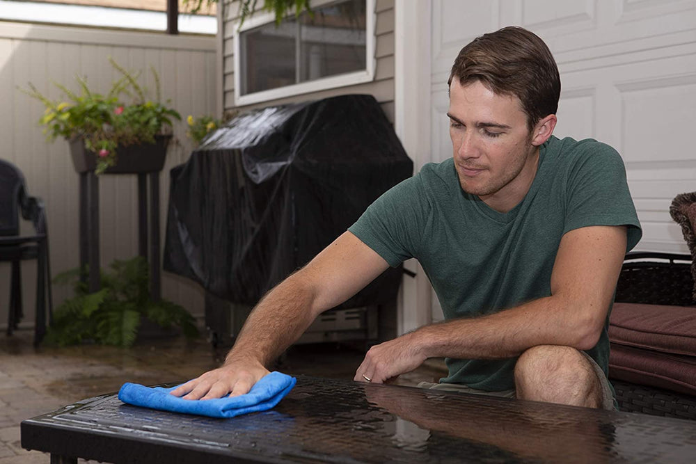 CleanTools the absorber in use on a car, delivering rapid, streak-free drying