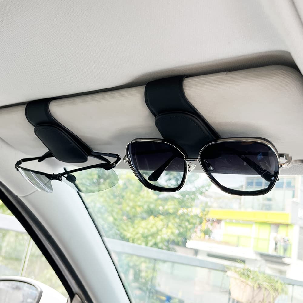 CMWWYFC magnetic hold enables quick one-handed access.