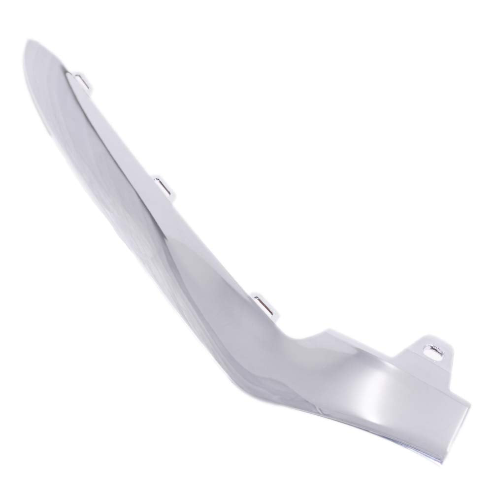 CNUPSM Mercedes W212 sedan chrome molding enhances exterior styling.