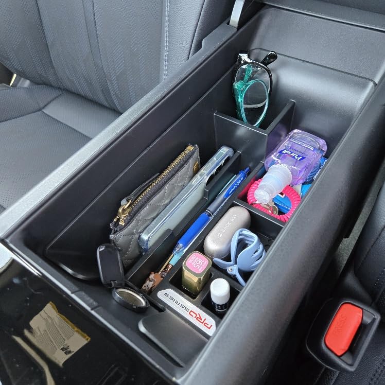 Complete Appearance Camry coin half-pipe stores coins and small tokens neatly.