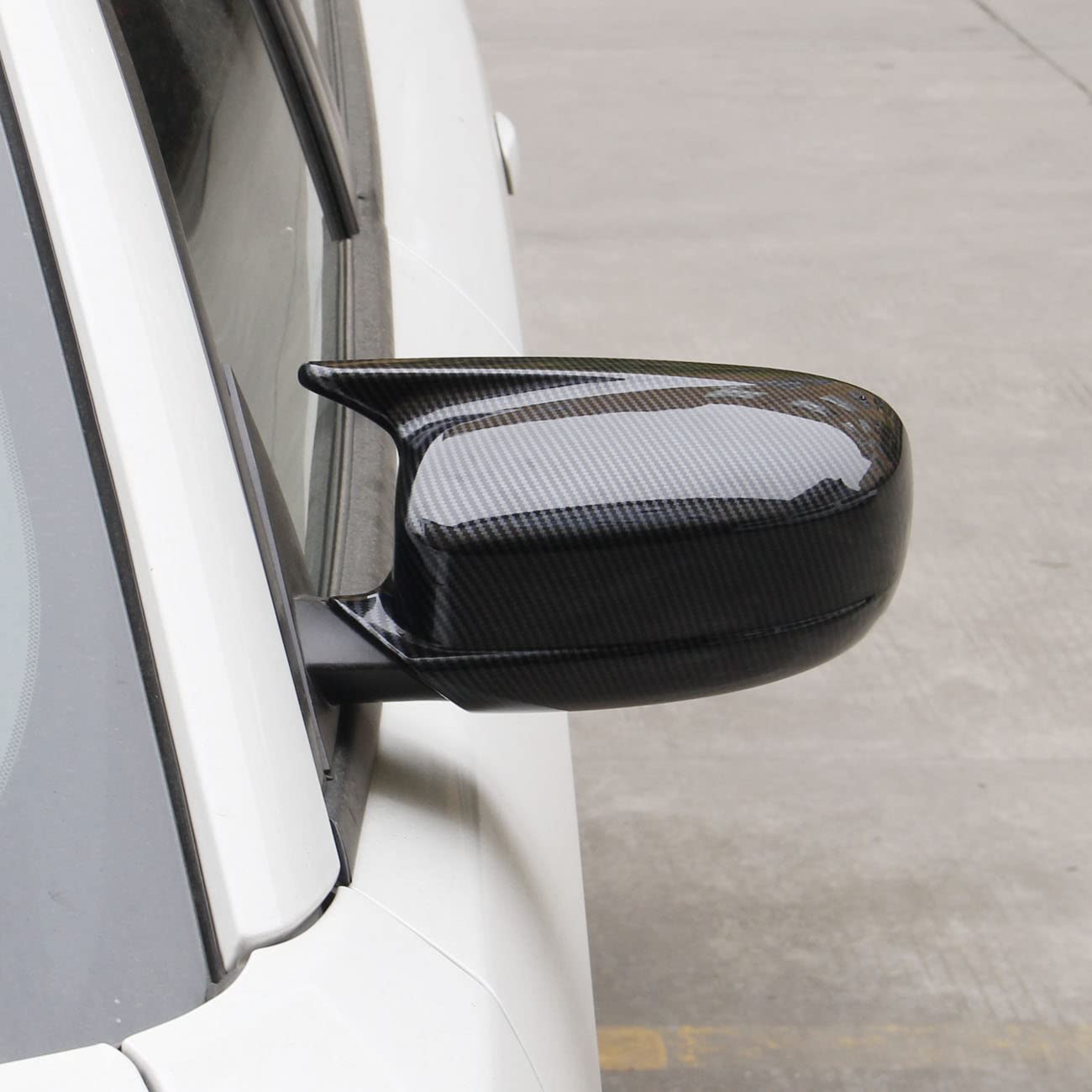 Crosselec Charger mirror trim made of ABS for easy installation and protection.