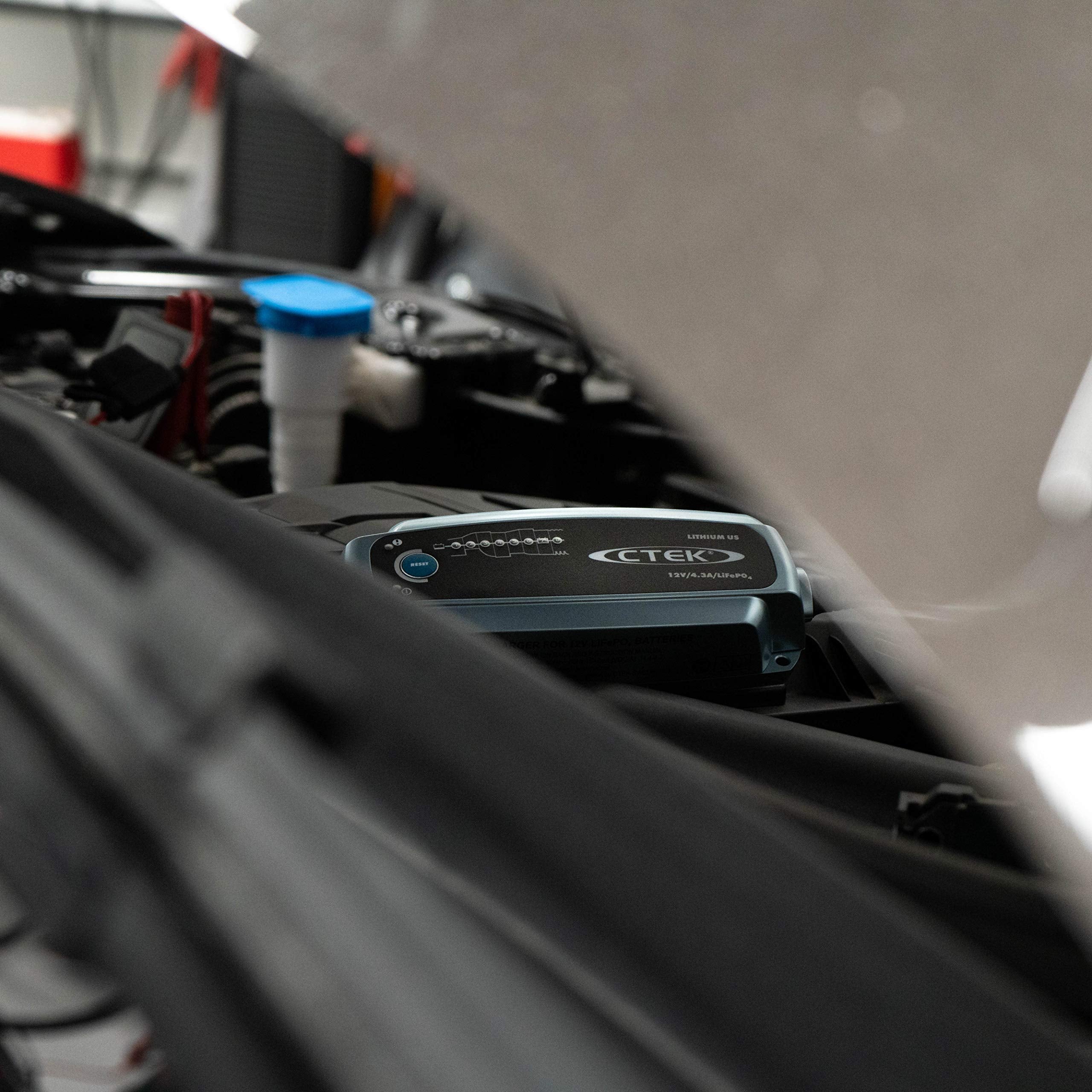 CTEK 56-926 Lithium US battery connection helps extend LiFePO4 life