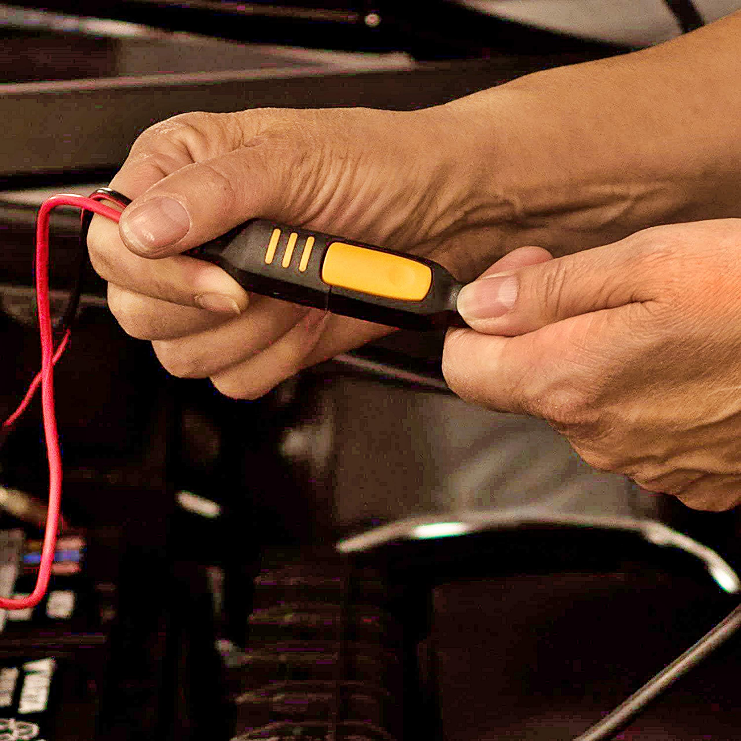 Weatherproof contacts provide reliable connections in outdoor use.