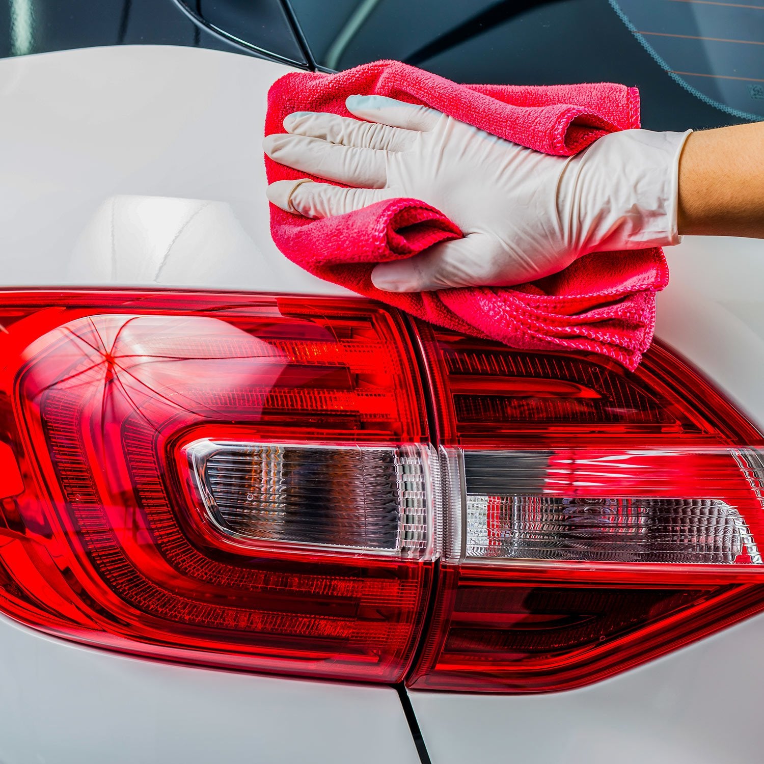 Custom Shop KW901 made-in-USA packaging highlights premium quality for auto refinishing projects.