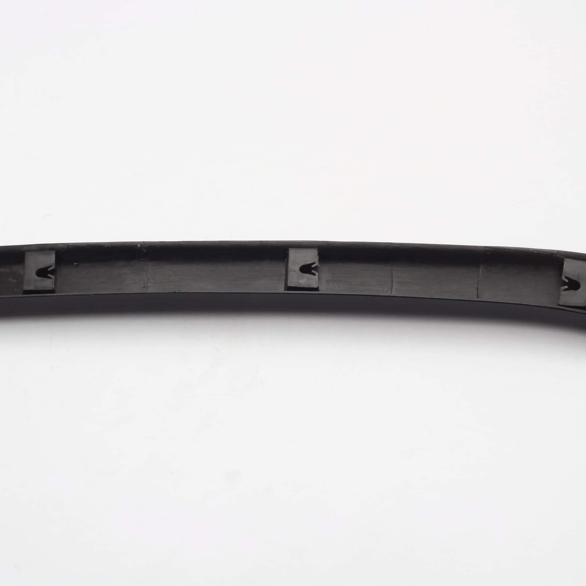 Dasbecan durable fender molding protects wheel arches during off-road drives.