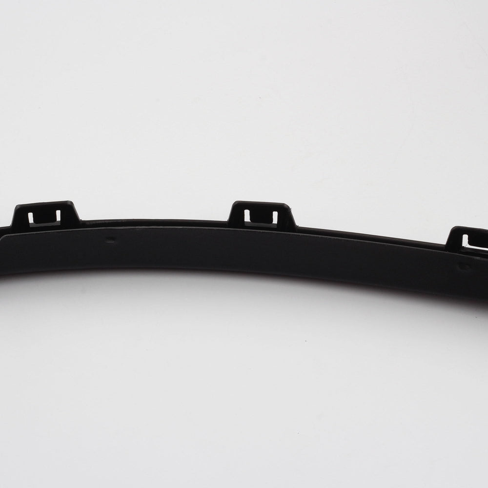 Dasbecan durable front-left fender trim withstands road wear.