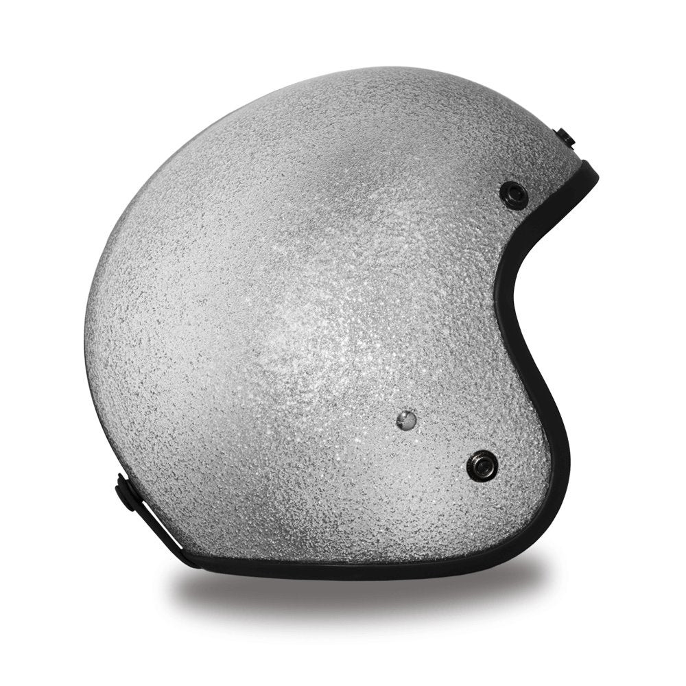 Daytona Cruiser removable bubble visor adapts to sun and weather