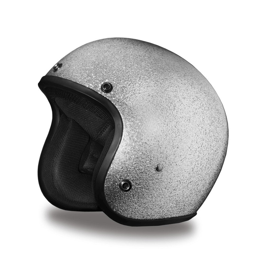 Daytona Cruiser 3/4 shell design suits city and highway riding.
