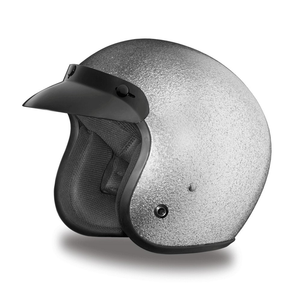 Daytona Cruiser helmet with silver metal flake finish for eye-catching urban style.