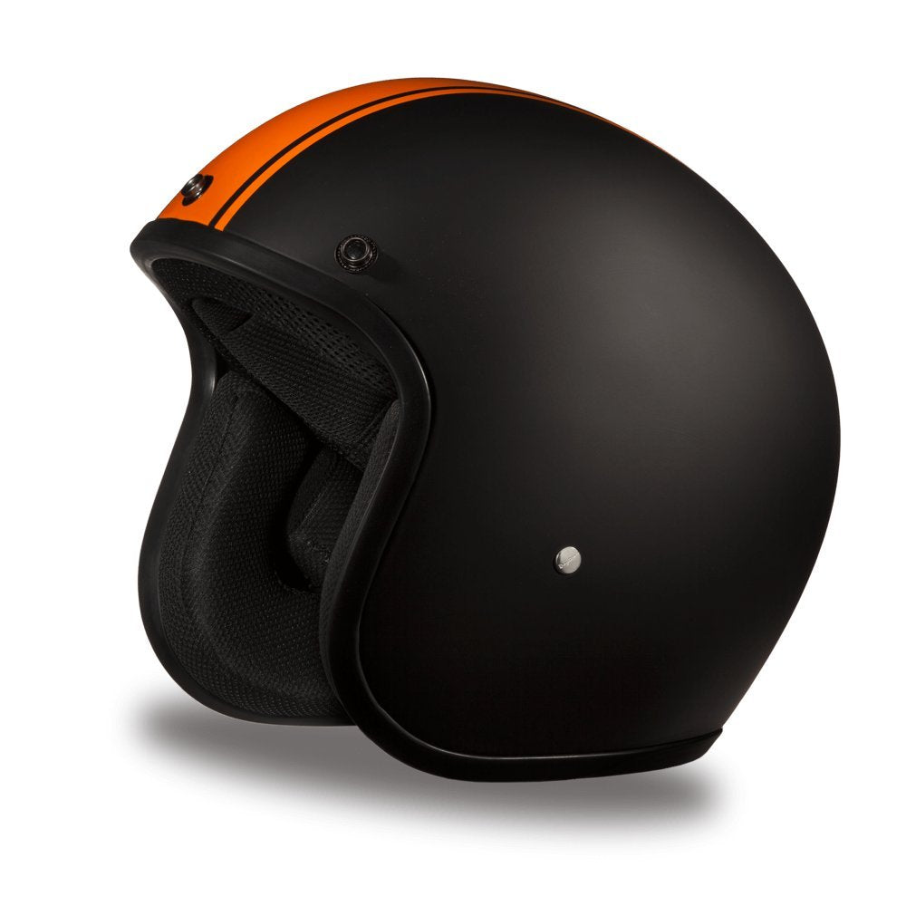 Daytona Helmets cruiser-scooter-ride ideal for city streets and weekend getaways.