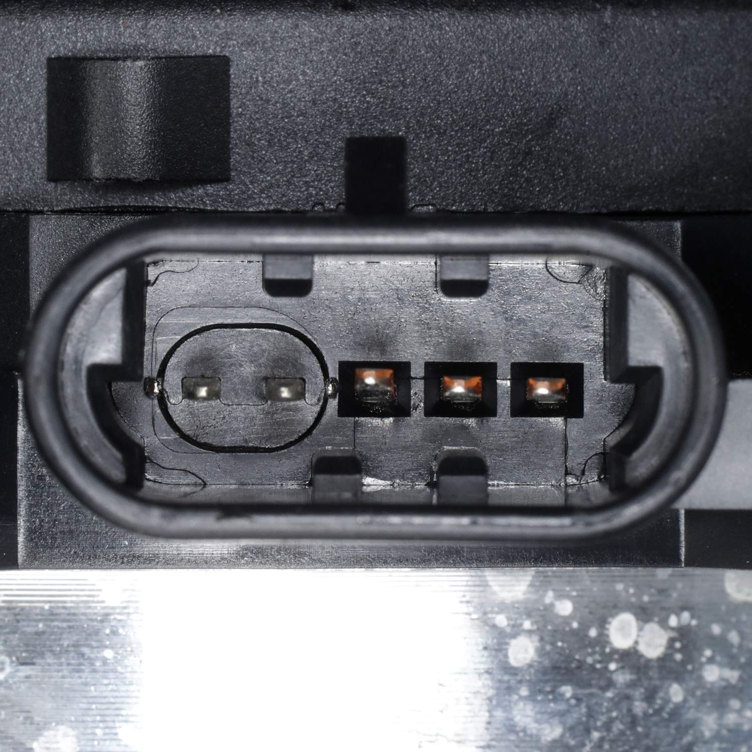 Delphi AF10043 sensor wiring harness and mounting port.
