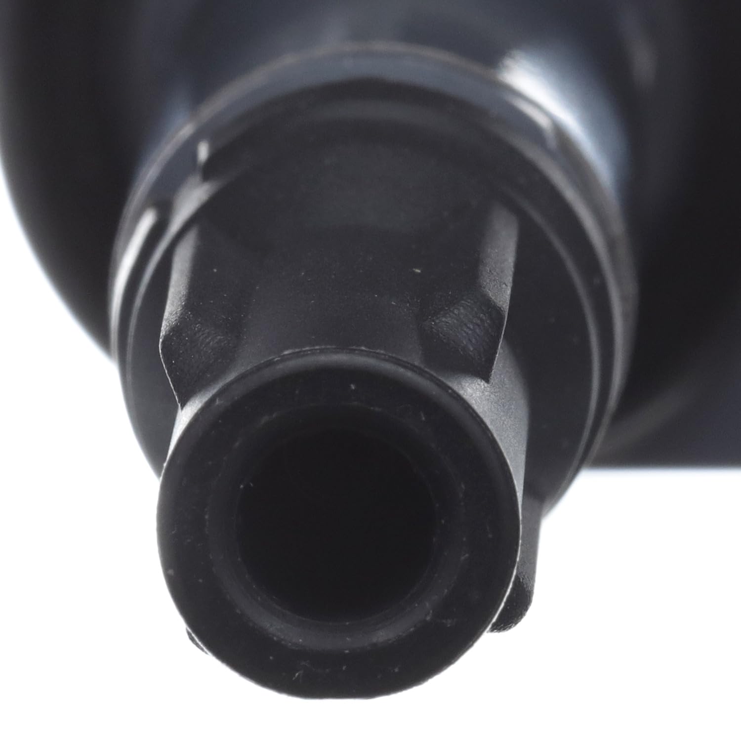 Delphi GN10366 coil-wiring closeup highlights precision windings for efficiency.