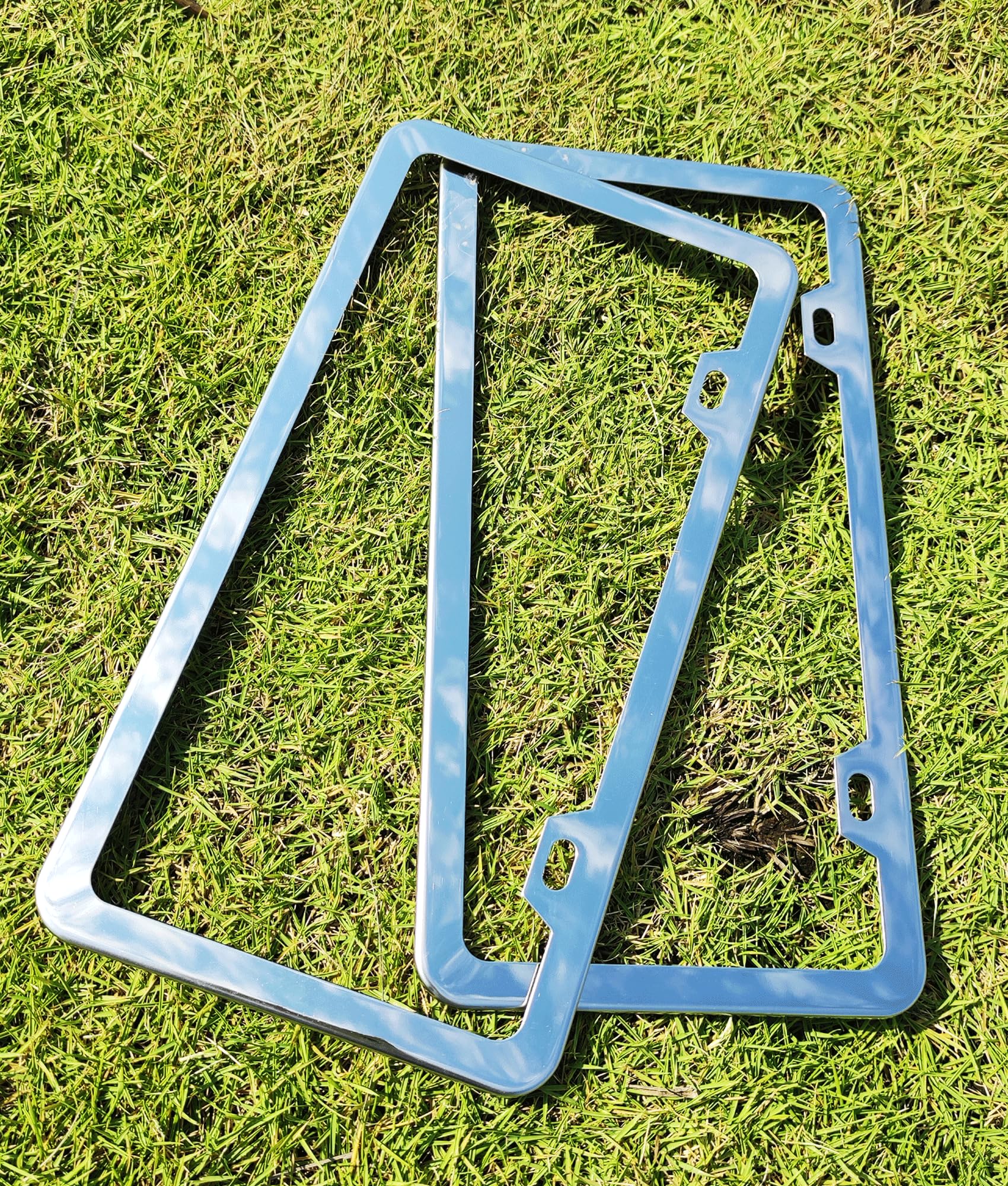 Deselen license frame installation kit with screws and caps for easy setup