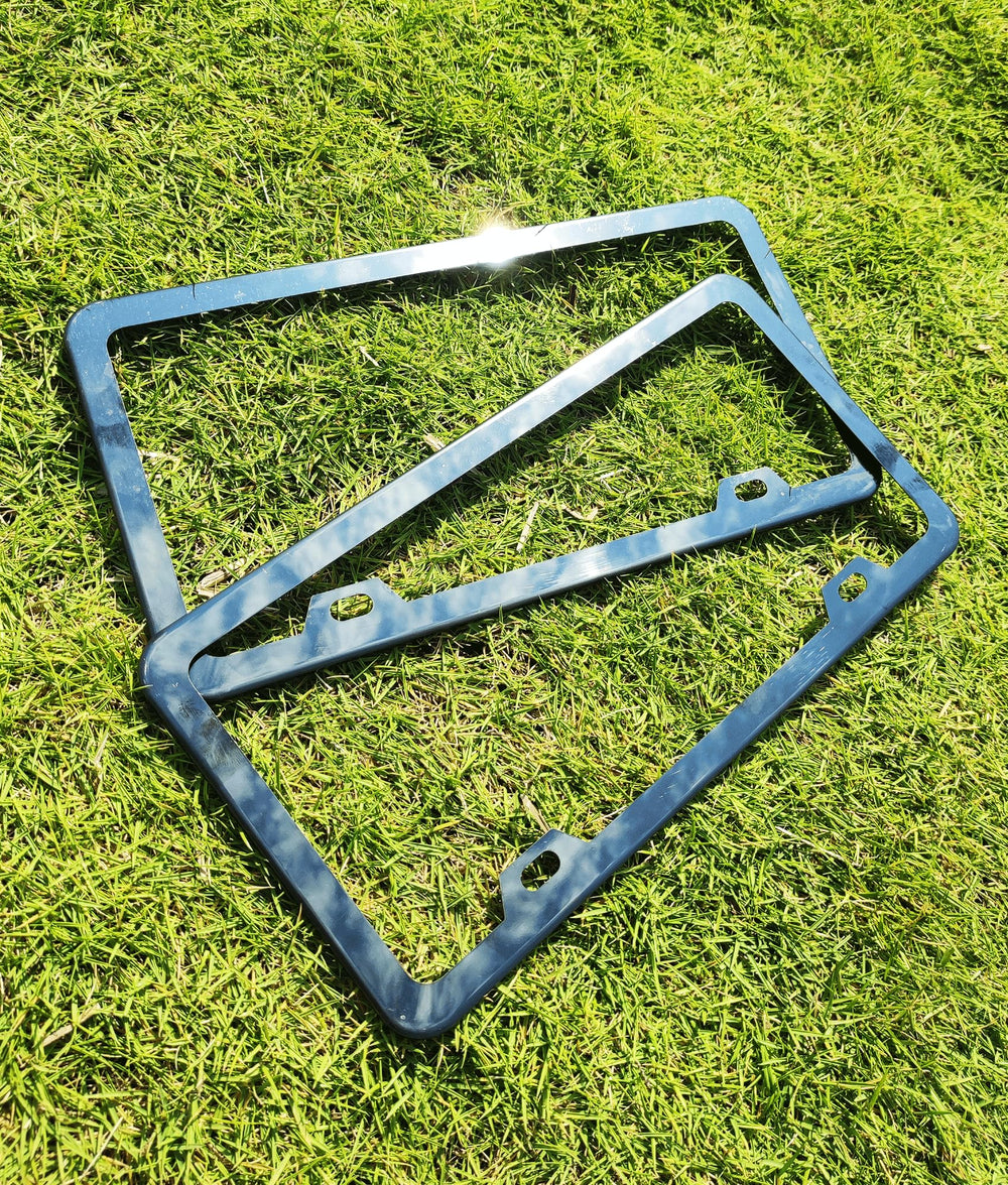 Deselen stainless-steel license frame with mirror-finish chrome coating